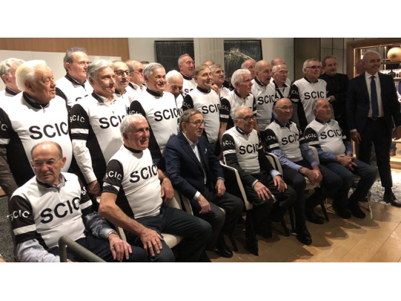 Cast Di Una Squadra Di 12 Orfani