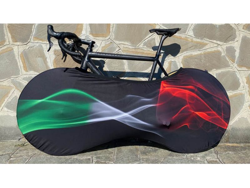 giorgio parte da casa in bicicletta
