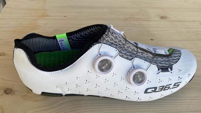 Q36.5. SCARPE UNIQUE DIFFERENTI ANZI. UNICHE